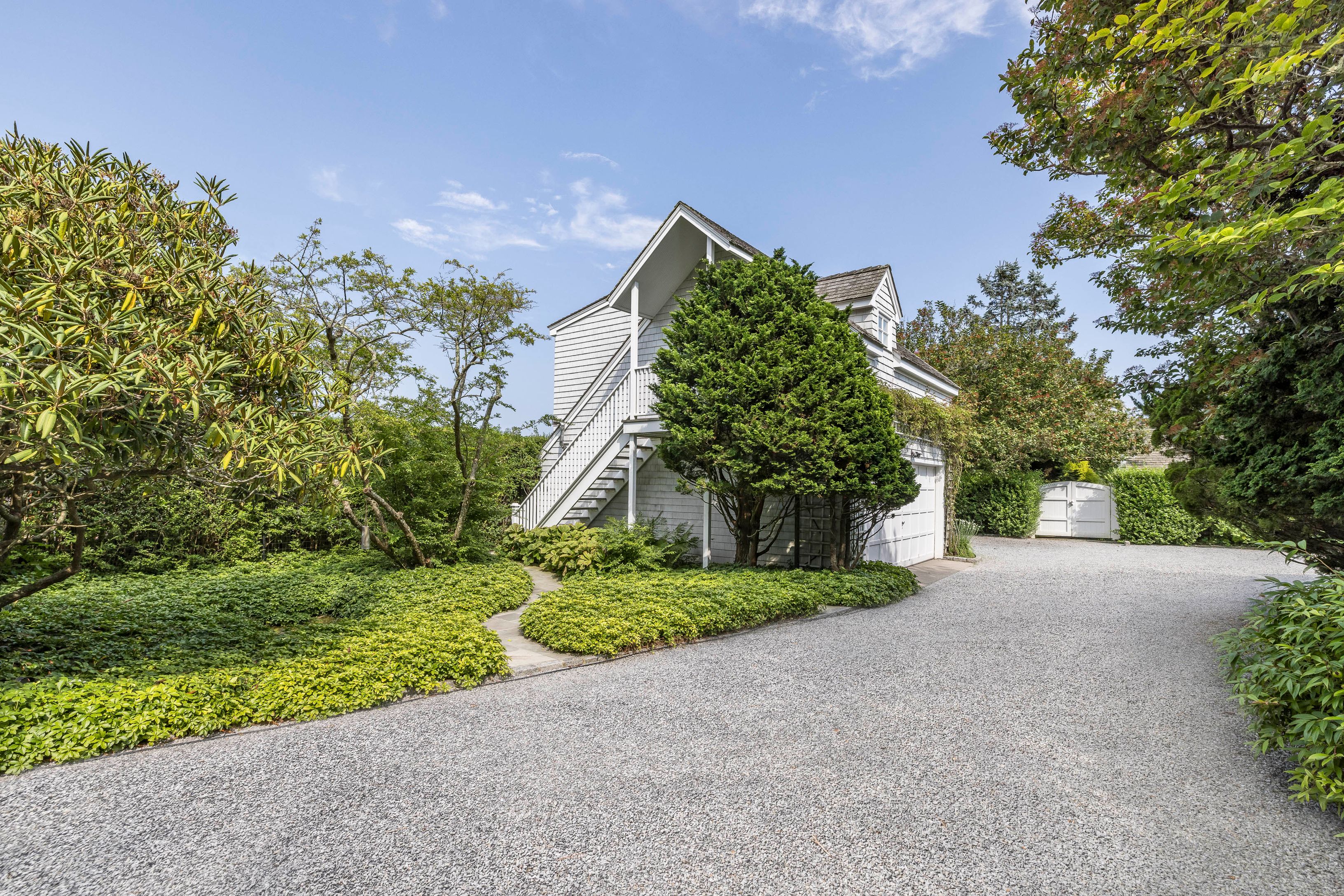 107 Apaquogue Road East Hampton, NY 11937 - Photo 37 of 43