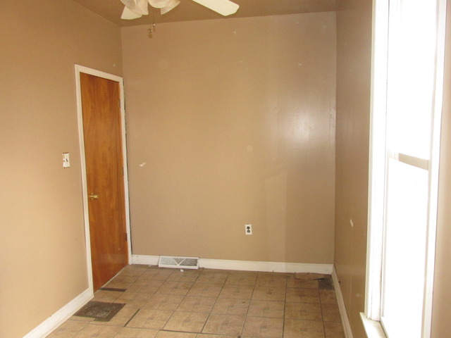 2000 West 70th Place Chicago, IL 60636 - Photo 10 of 11