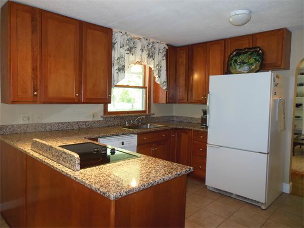 2020 Allen Street Springfield, MA 01118 - Photo 7 of 30 Gallery Image 7