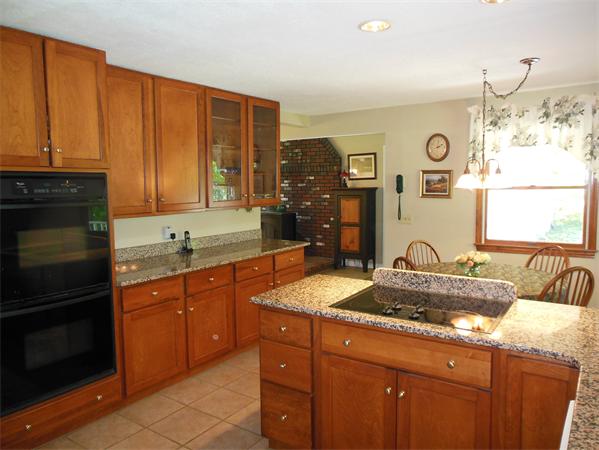 2020 Allen Street Springfield, MA 01118 - Photo 8 of 30 Gallery Image 8
