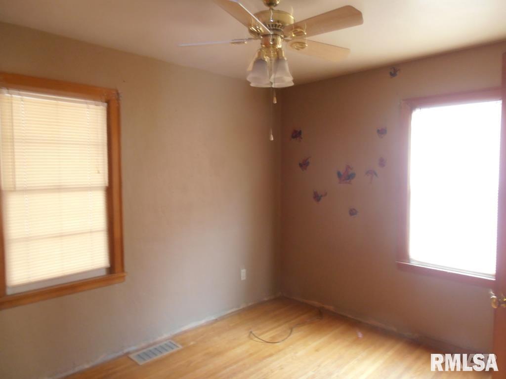 902 State Street Washington, IL 61571 - Photo 12 of 18 Gallery Image 12