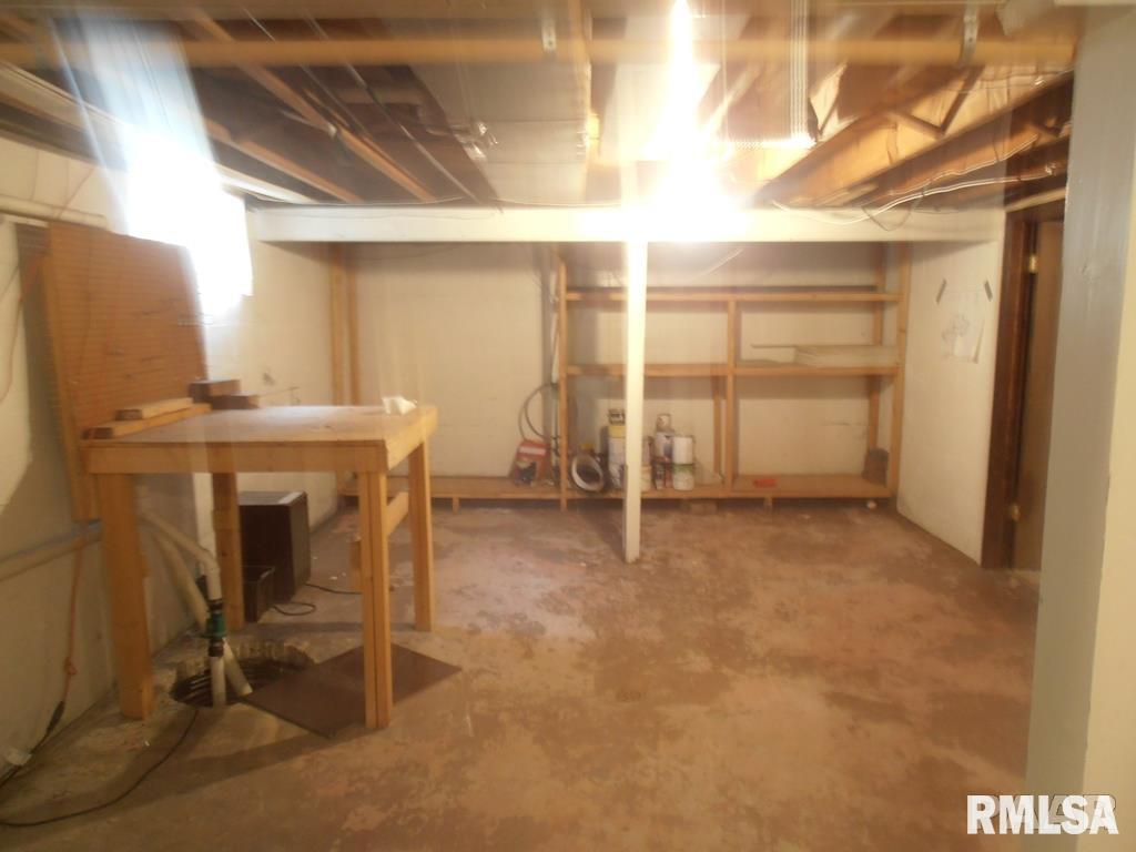 902 State Street Washington, IL 61571 - Photo 16 of 18 Gallery Image 16
