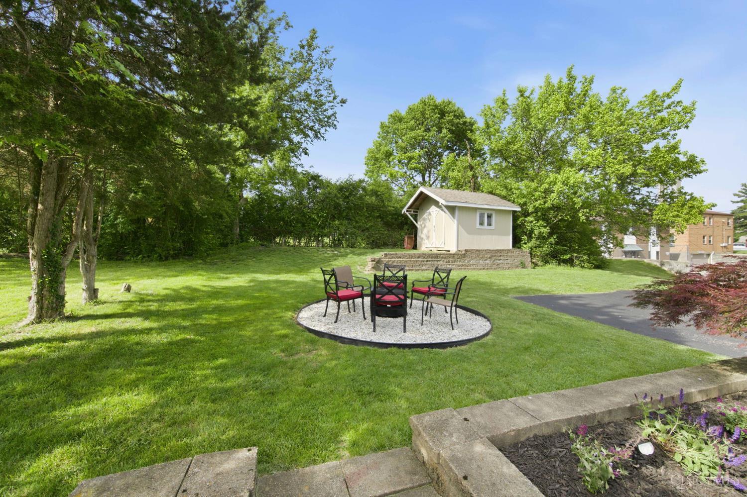 3654 Boomer Road Cincinnati, OH 45247 - Photo 28 of 33 Gallery Image 28