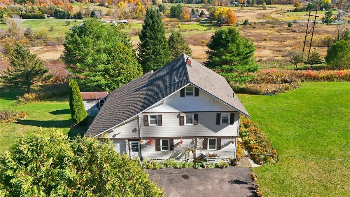 84 Chaloux Lane Williston, VT 05495 - Photo 2 of 58