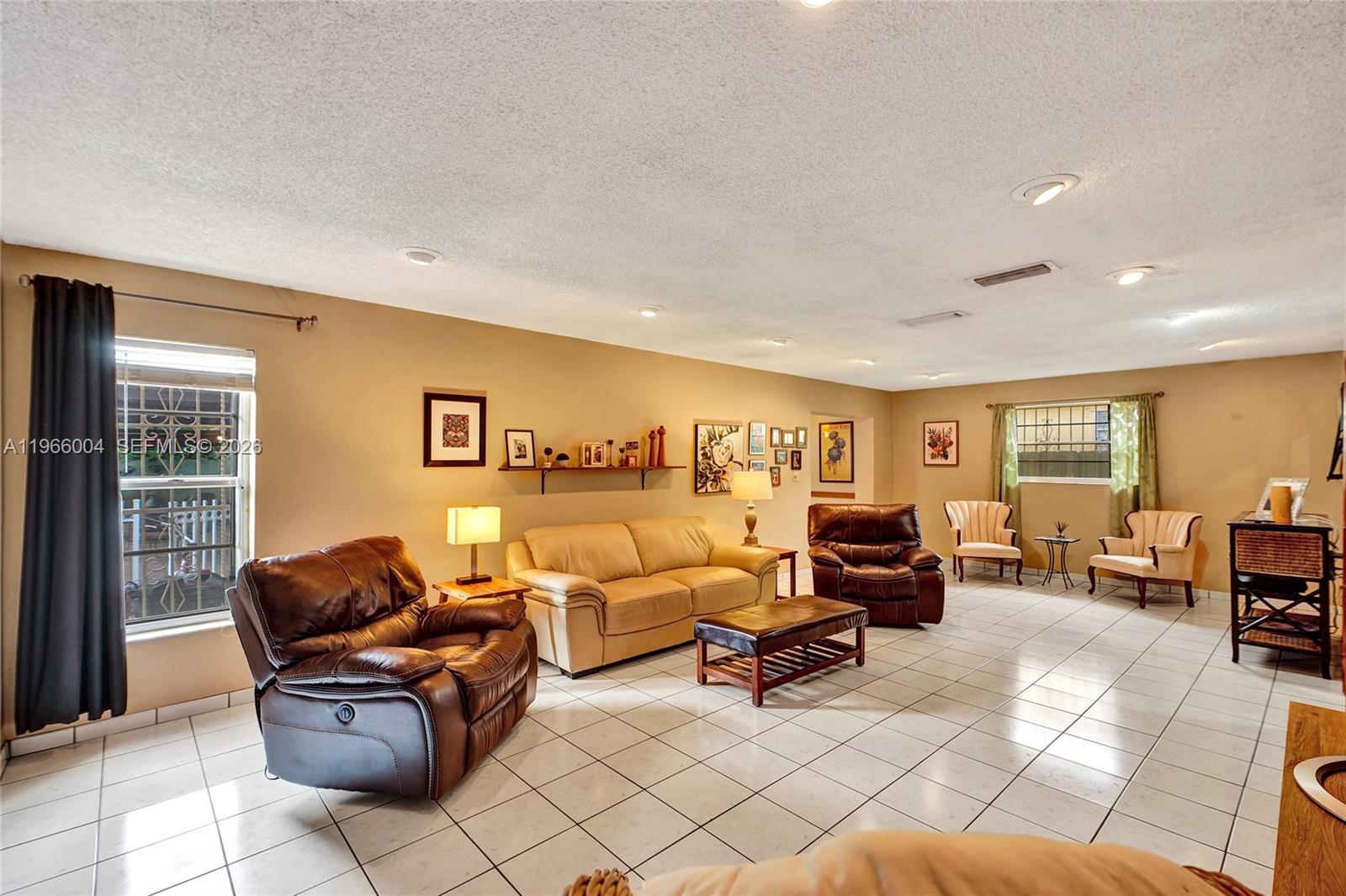 6501 Southwest 30th Street Miami, FL 33155 - Photo 3 of 36 SPACIOUS LIVING ROOM WHICH MAY BE USED AS LIVING/DINING ROOM.