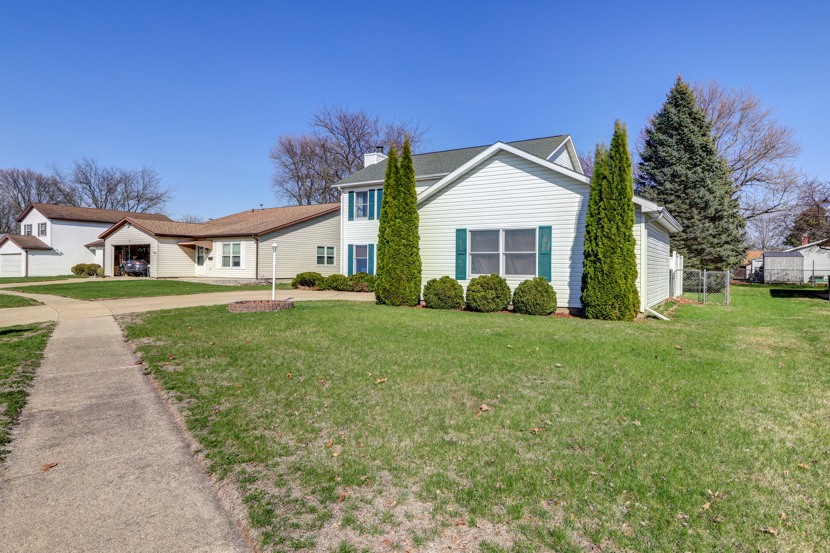 1902 19th Avenue Sterling, IL 61081 - Photo 3 of 29