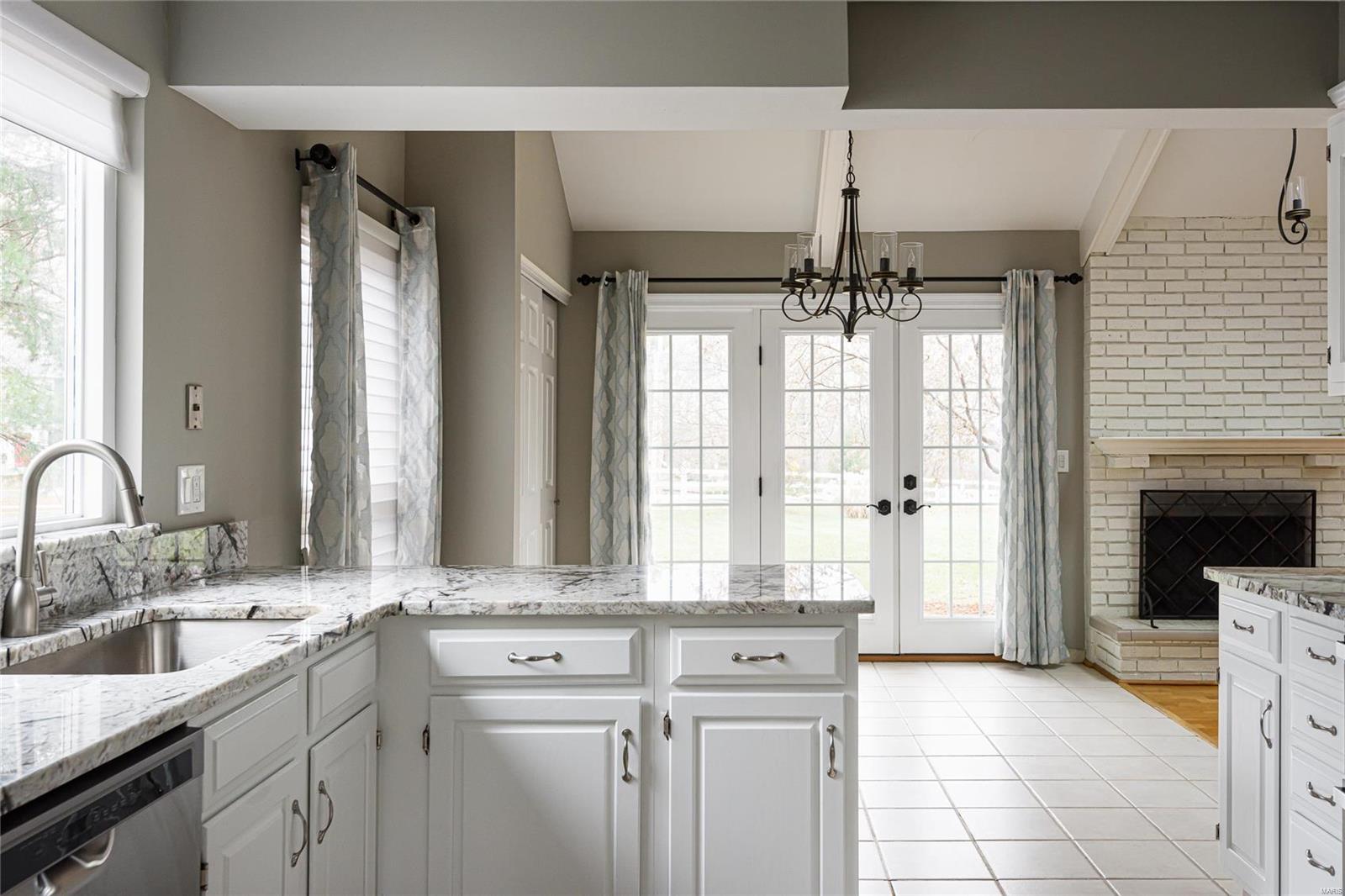 16279 Windfall Ridge Drive Chesterfield, MO 63005 - Photo 10 of 28 Gallery Image 10