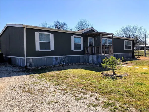 $244,000 | 204 West Eaton Avenue, Graford, TX 76449