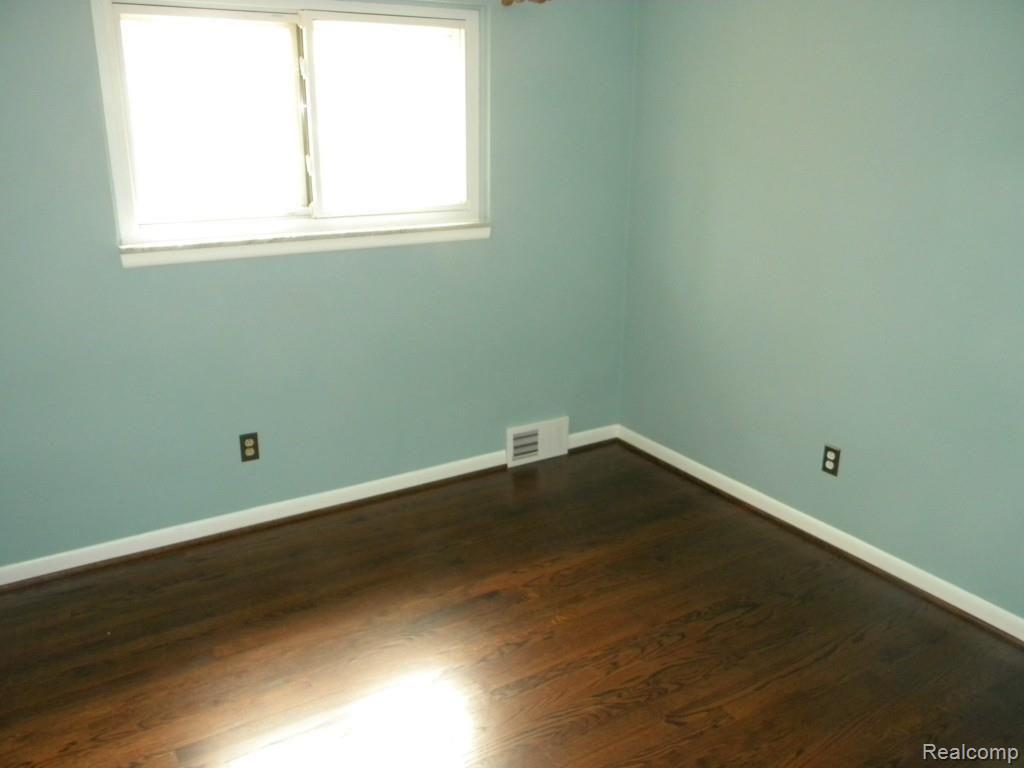 739 Lynndale Drive Rochester, MI 48309 - Photo 42 of 44 DSCN6068.jpg