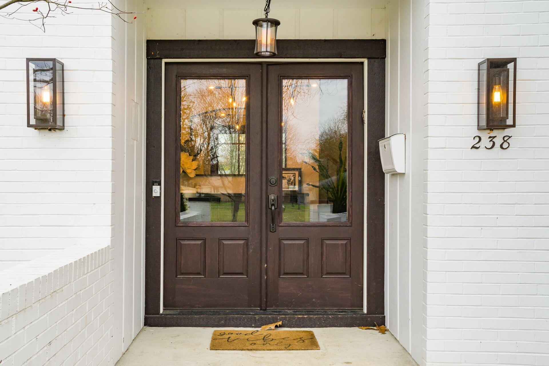 238 South Virginia Lee Road Columbus, OH 43209 - Photo 5 of 86 Front Doors