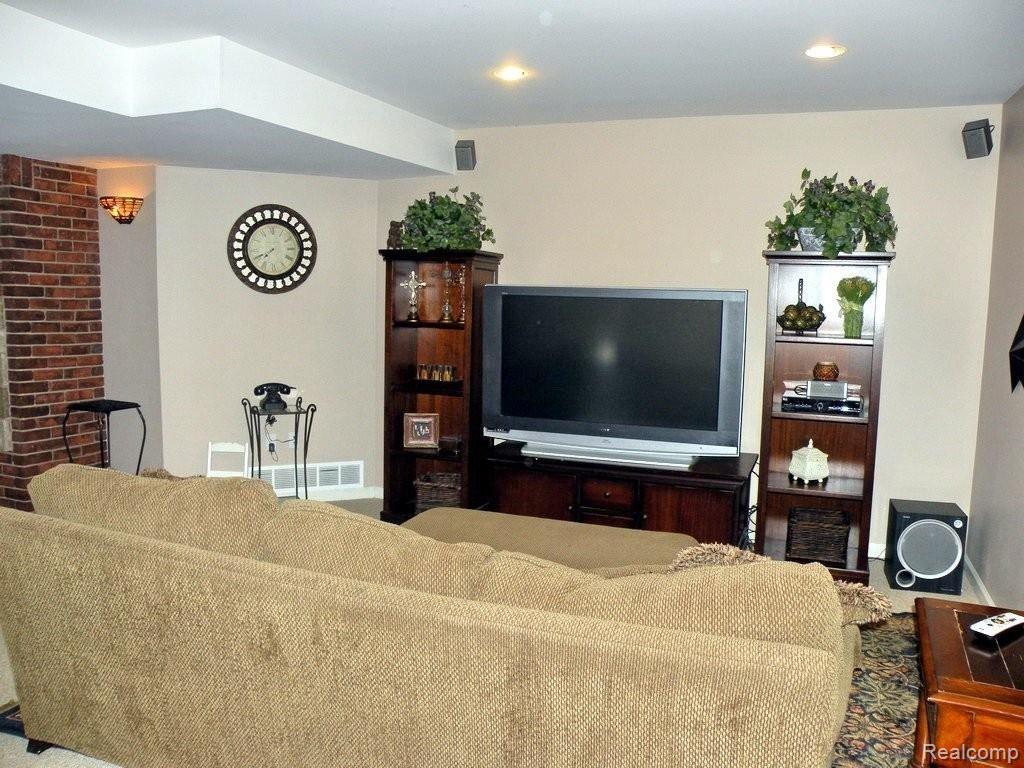 3713 Inverness Drive Rochester, MI 48306 - Photo 17 of 25 Lower Level Family Room