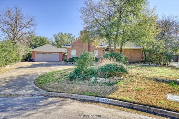 $2,850 | 1402 Riverstone Court, College Station, TX 77845