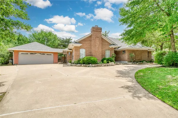 $2,850 | 1402 Riverstone Court, College Station, TX 77845