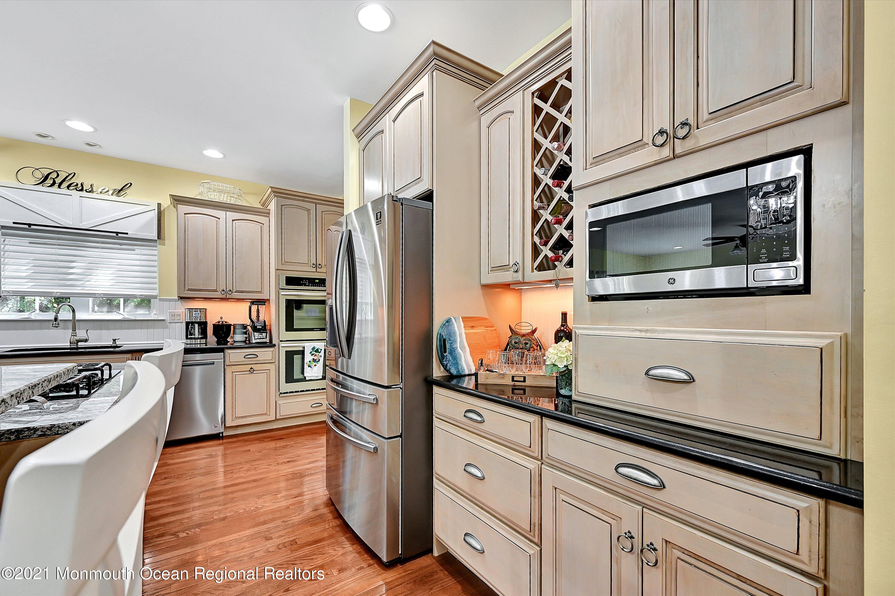 211 Oakhurst Road Oakhurst, NJ 07755 - Photo 12 of 47 Kitchen