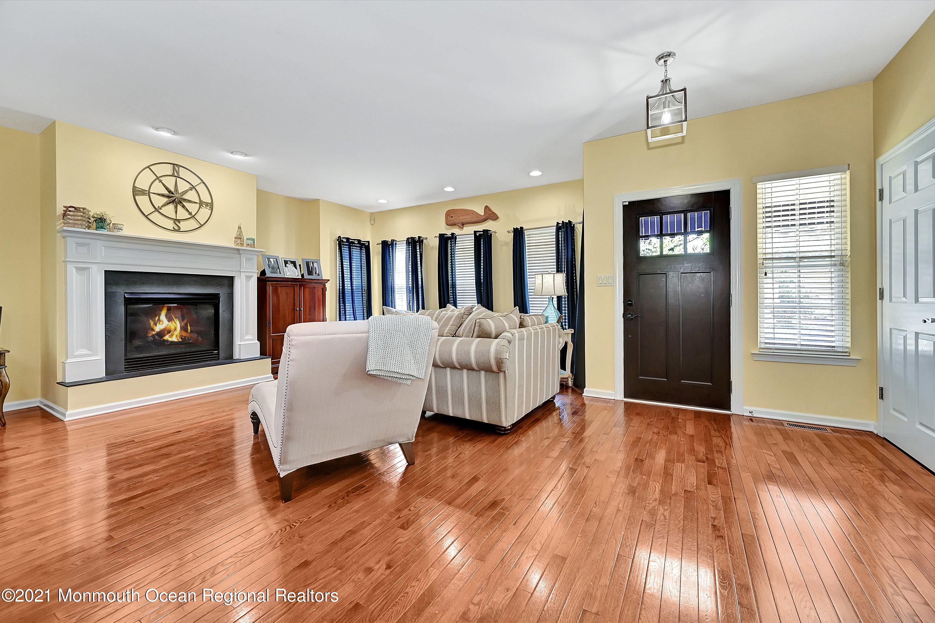 211 Oakhurst Road Oakhurst, NJ 07755 - Photo 3 of 47 Living Room