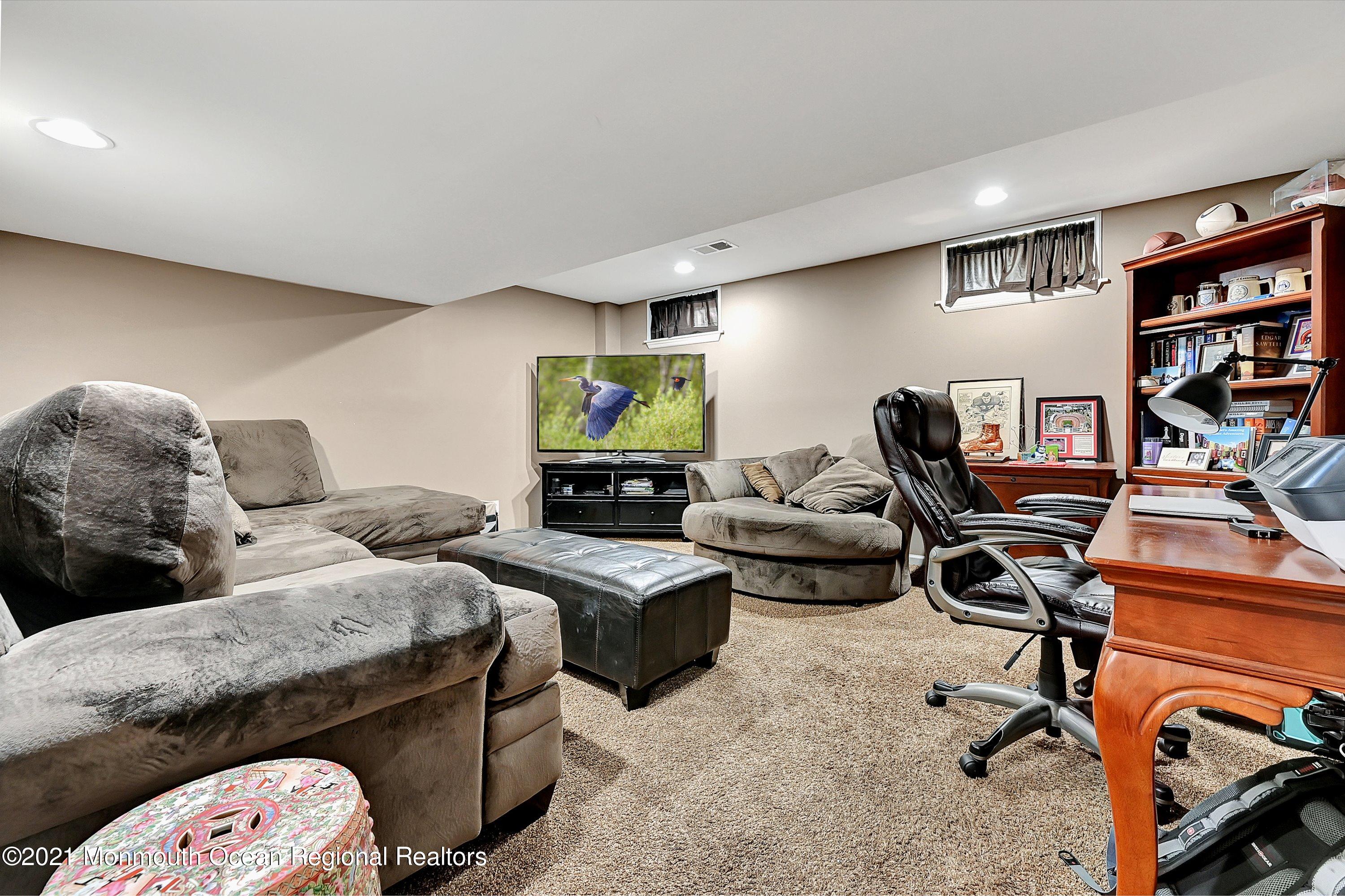 211 Oakhurst Road Oakhurst, NJ 07755 - Photo 31 of 47 Office / Den