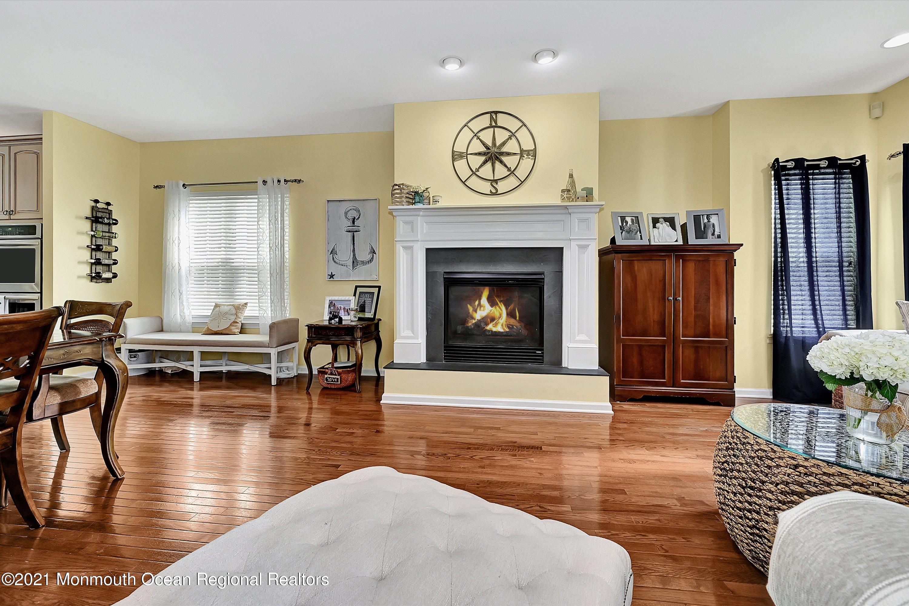 211 Oakhurst Road Oakhurst, NJ 07755 - Photo 5 of 47 Living Room
