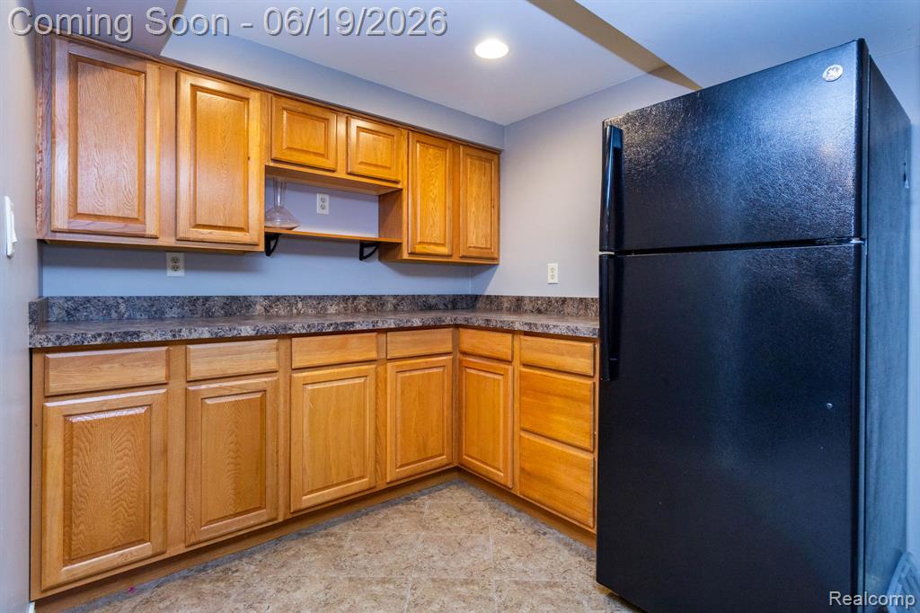 21508 Hall Road Trenton, MI 48183 - Photo 37 of 43