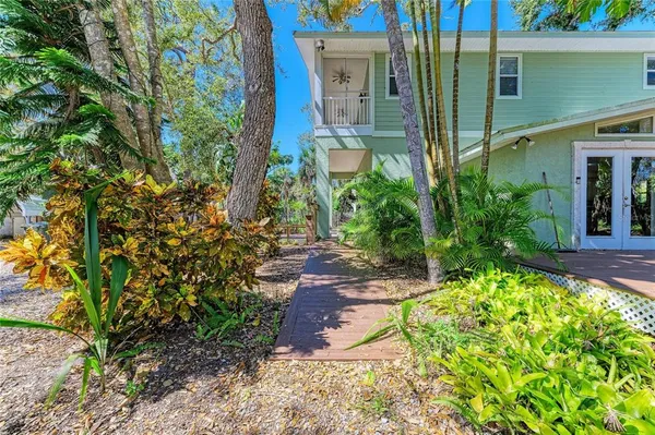 $1,350,000 | 820 North Elm Street, Englewood, FL 34223
