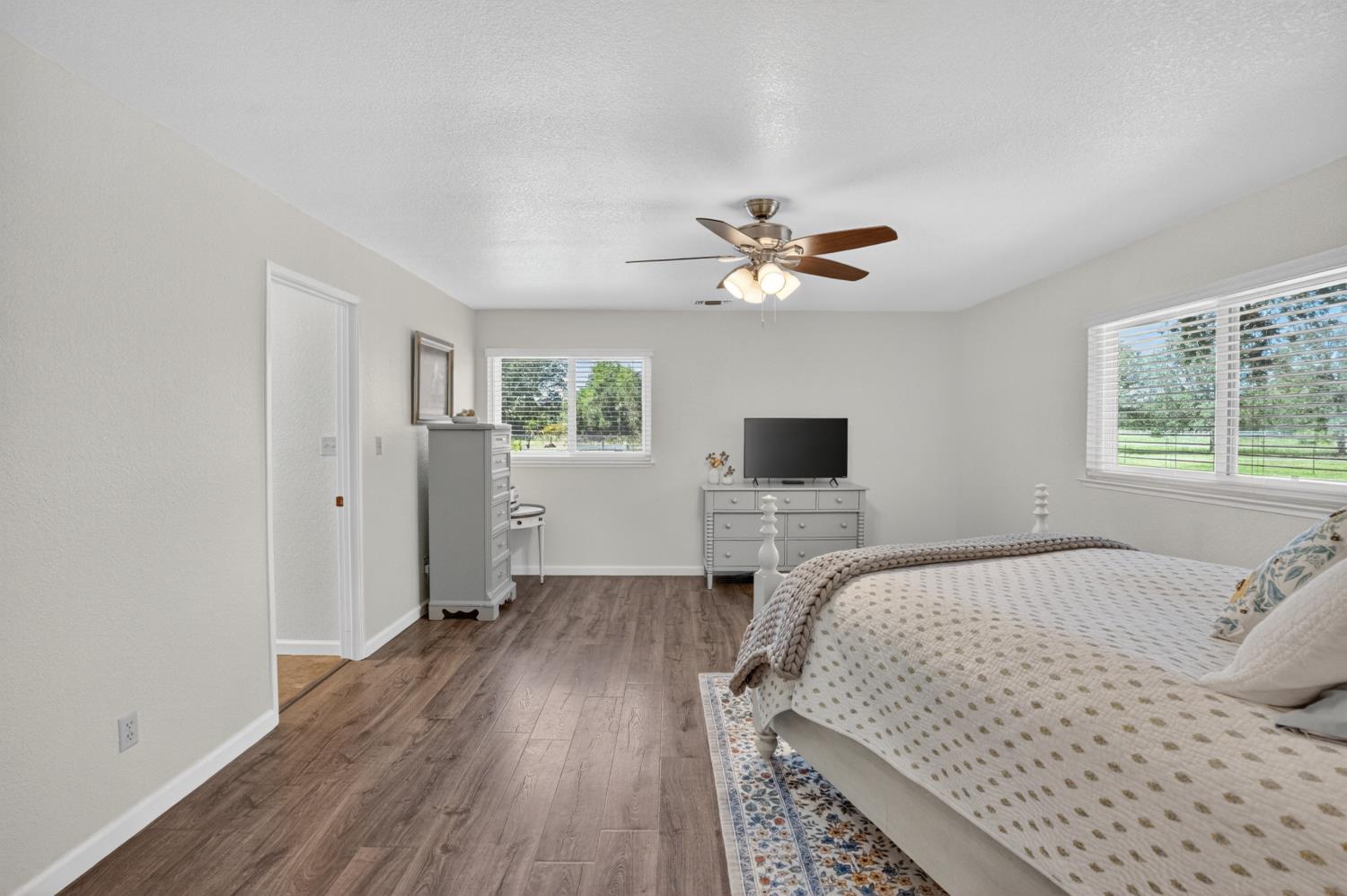 13088 Cherry Road Wilton, CA 95693 - Photo 18 of 58 Master Suite