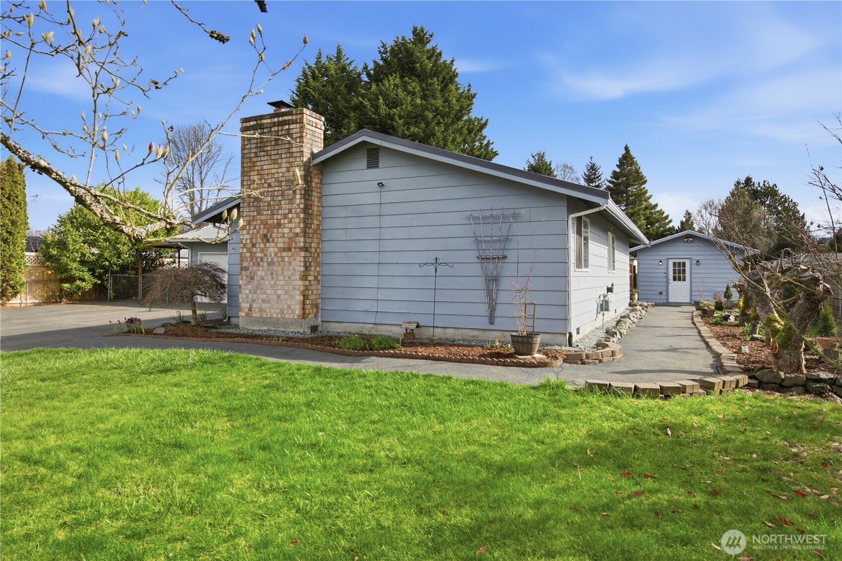 107 Butte Avenue Southeast Pacific, WA 98047 - Photo 2 of 33