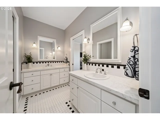 $1,450,000 | 10400 Southeast 282nd Avenue, Boring, OR 97009