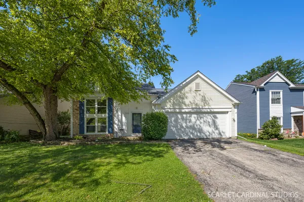 $2,800 | 315 Newport Lane, Aurora, IL 60504