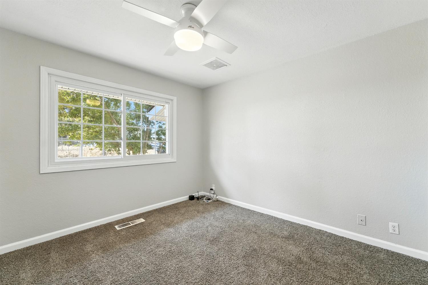 2422 Cheyenne Road Copperopolis, CA 95228 - Photo 34 of 64 an empty room with a window
