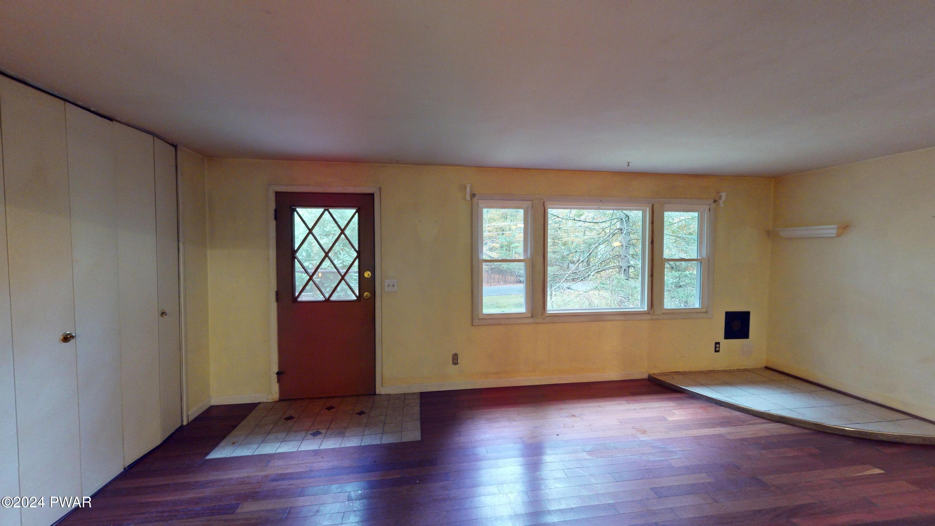 296 Gold Key Road Milford, PA 18337 - Photo 4 of 21