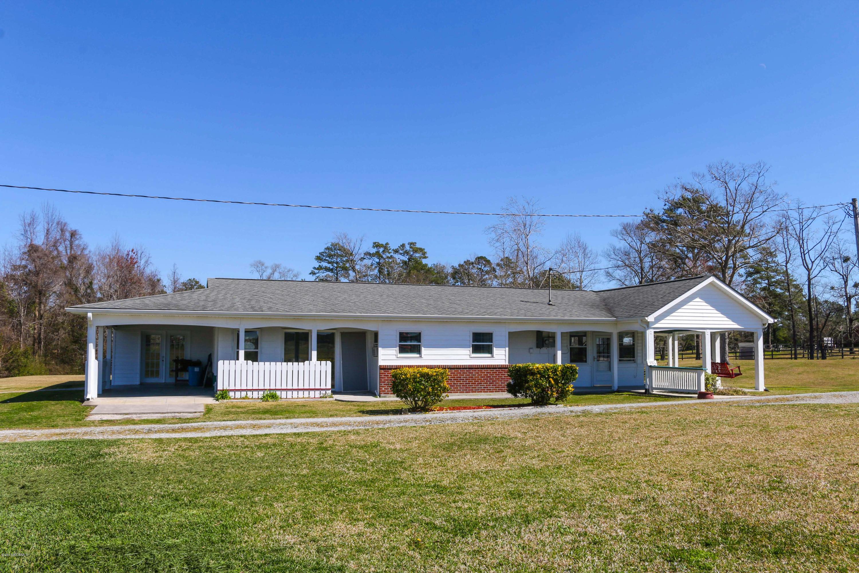 359 Stella Road Stella, NC 28582 - Photo 5 of 27 IMG_1907-A