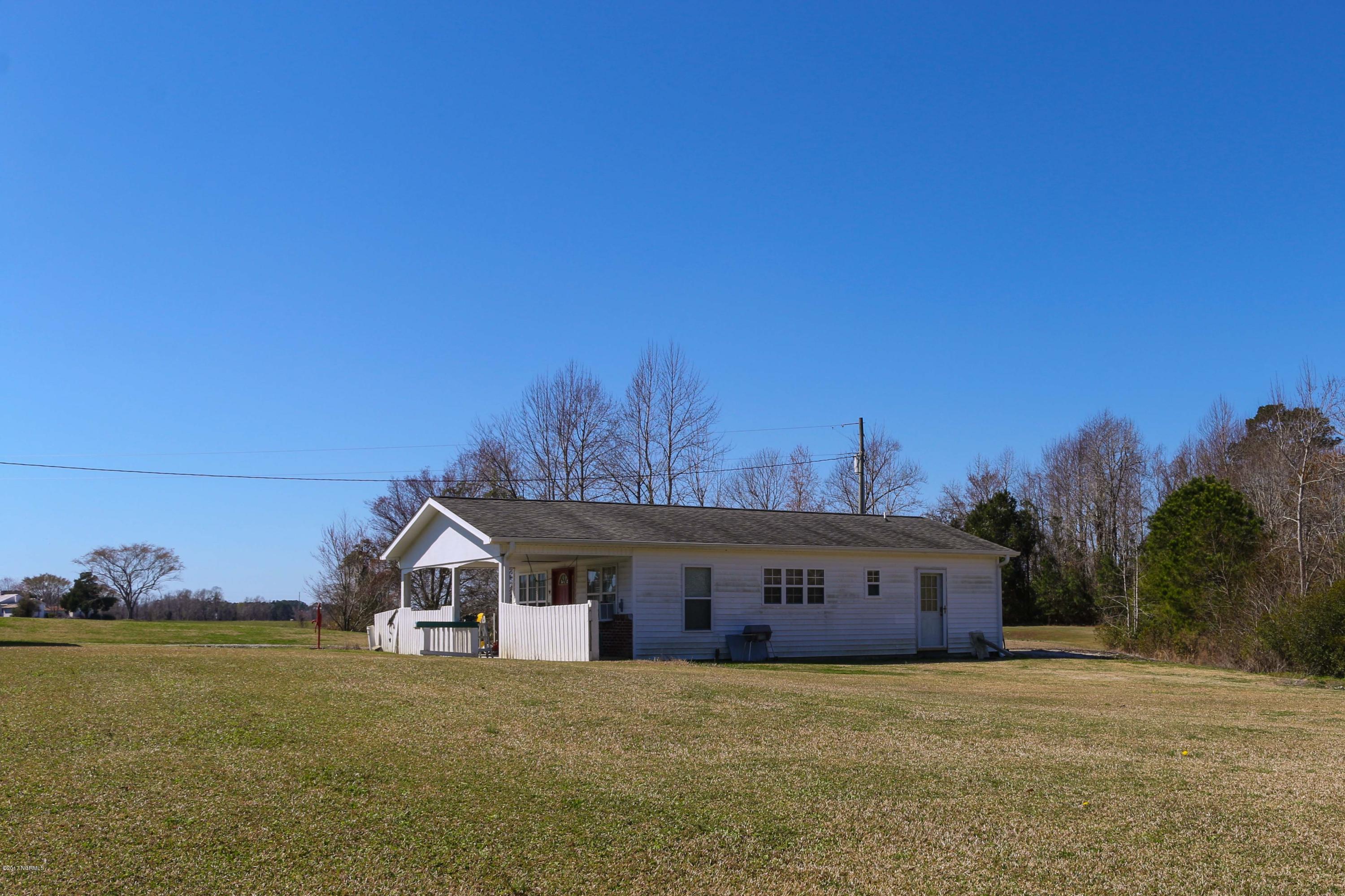 359 Stella Road Stella, NC 28582 - Photo 8 of 27 IMG_1943-B