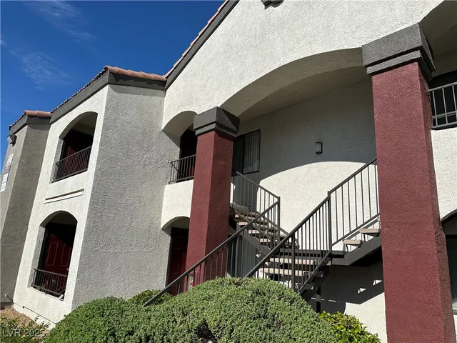 $1,426 | 950 Seven Hills Drive, Unit 1223, Henderson, NV 89052