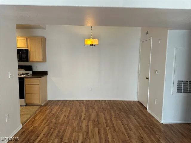 $1,426 | 950 Seven Hills Drive, Unit 1223, Henderson, NV 89052