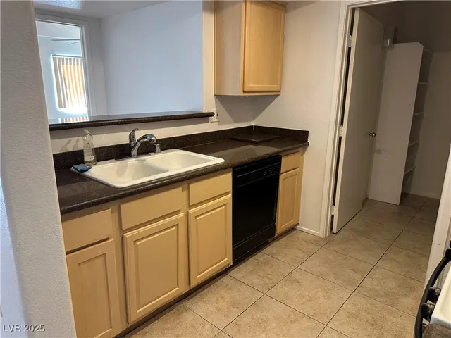 $1,426 | 950 Seven Hills Drive, Unit 1223, Henderson, NV 89052