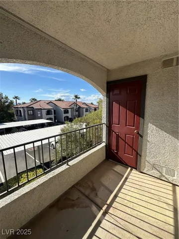 $1,426 | 950 Seven Hills Drive, Unit 1223, Henderson, NV 89052
