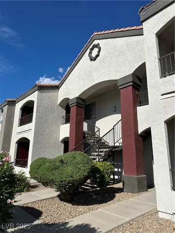$1,426 | 950 Seven Hills Drive, Unit 1223, Henderson, NV 89052