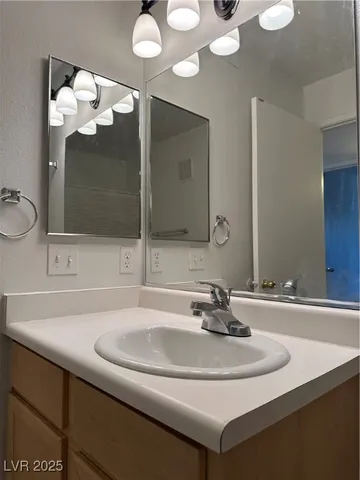 $1,426 | 950 Seven Hills Drive, Unit 1223, Henderson, NV 89052