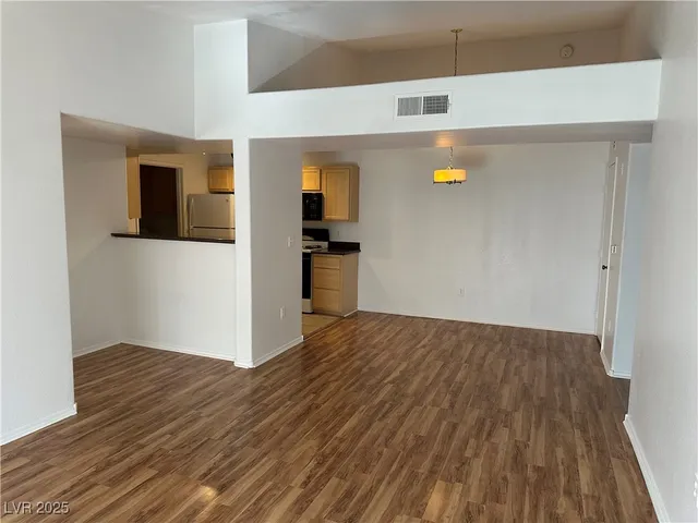$1,426 | 950 Seven Hills Drive, Unit 1223, Henderson, NV 89052