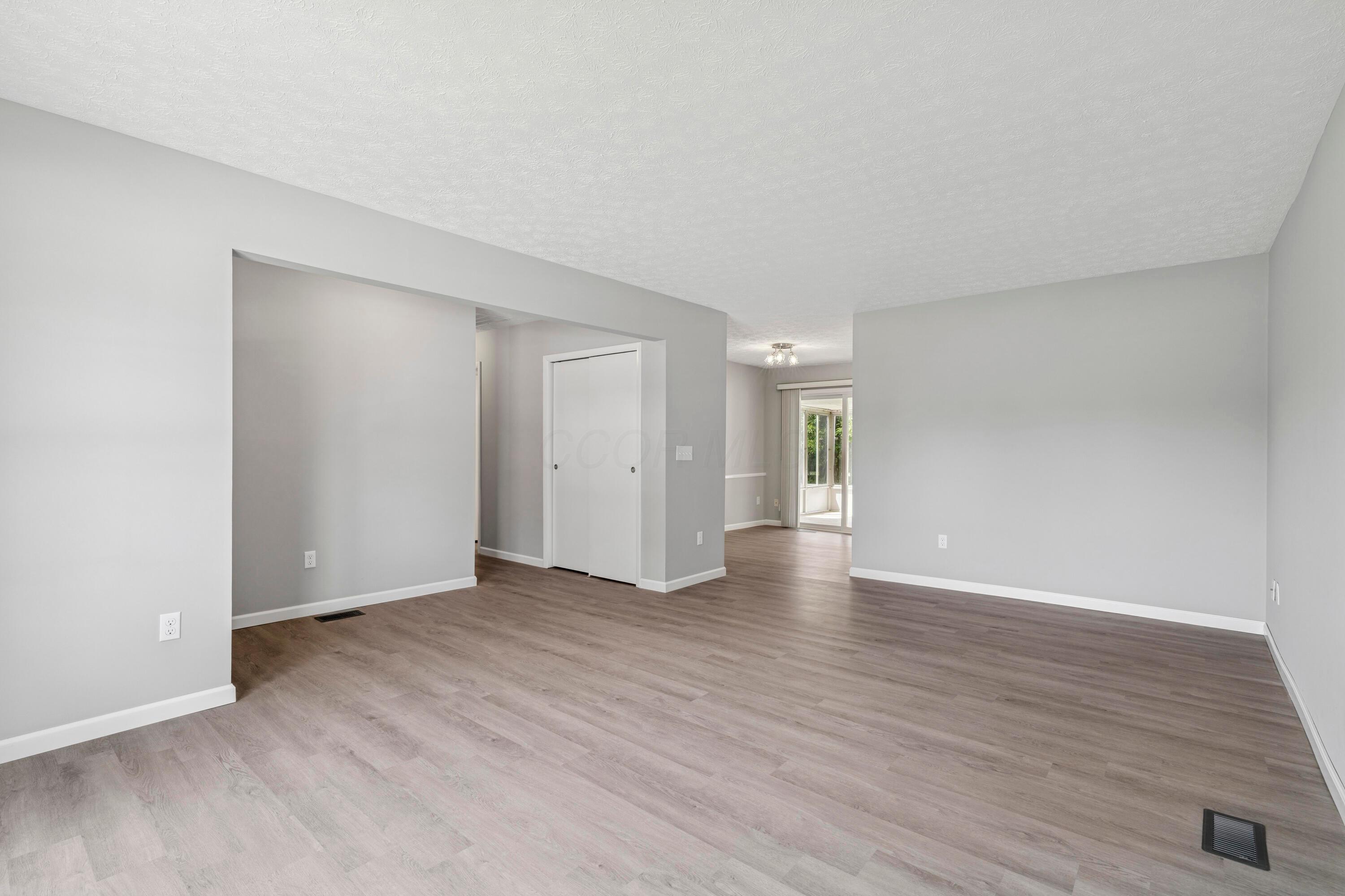 747 Birmingham Road Westerville, OH 43081 - Photo 4 of 33 .
