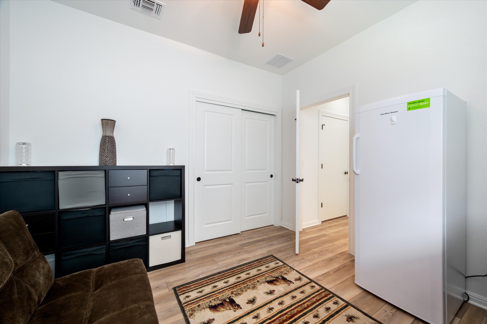 112 Clay Hl Street Georgetown, TX 78633 - Photo 17 of 29 a area with wooden floor and furniture