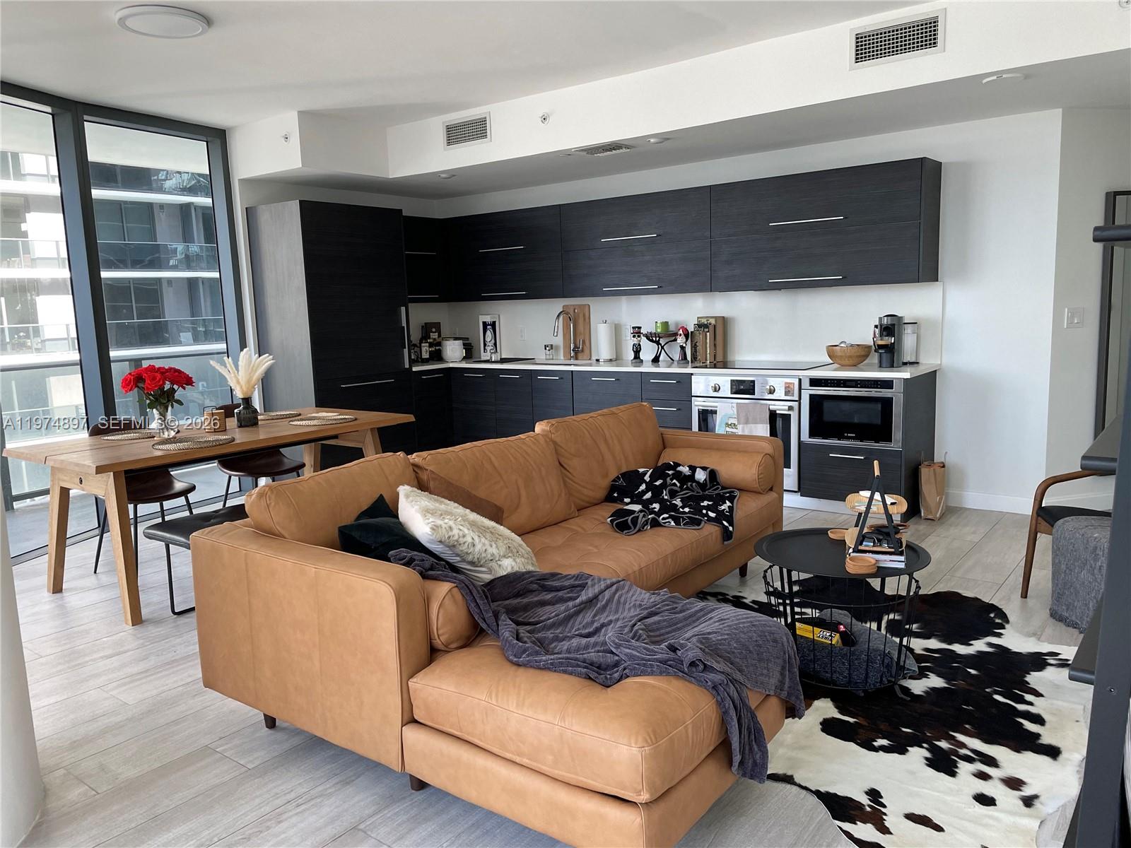 45 Southwest 9th Street, Unit 1206 Miami, FL 33130 - Photo 2 of 23