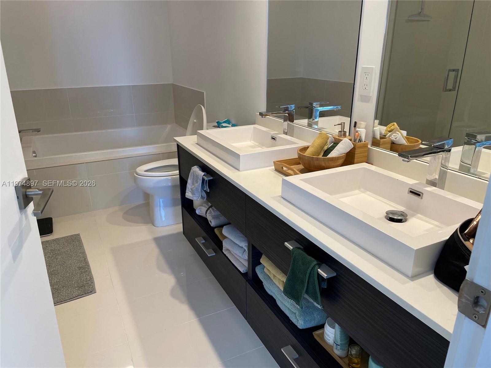 45 Southwest 9th Street, Unit 1206 Miami, FL 33130 - Photo 21 of 23