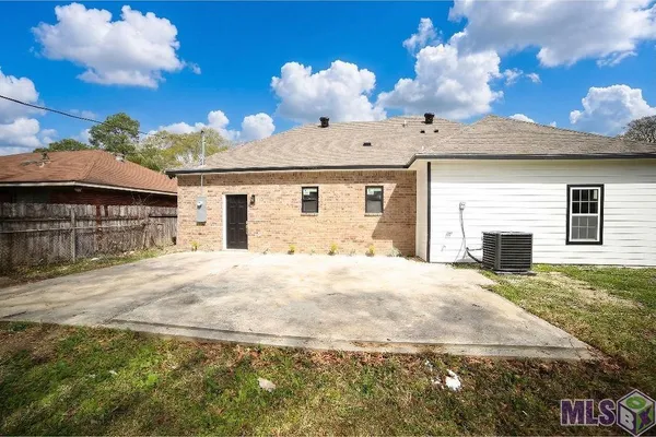 $235,000 | 11370 Black Oak Drive, Baton Rouge, LA 70815