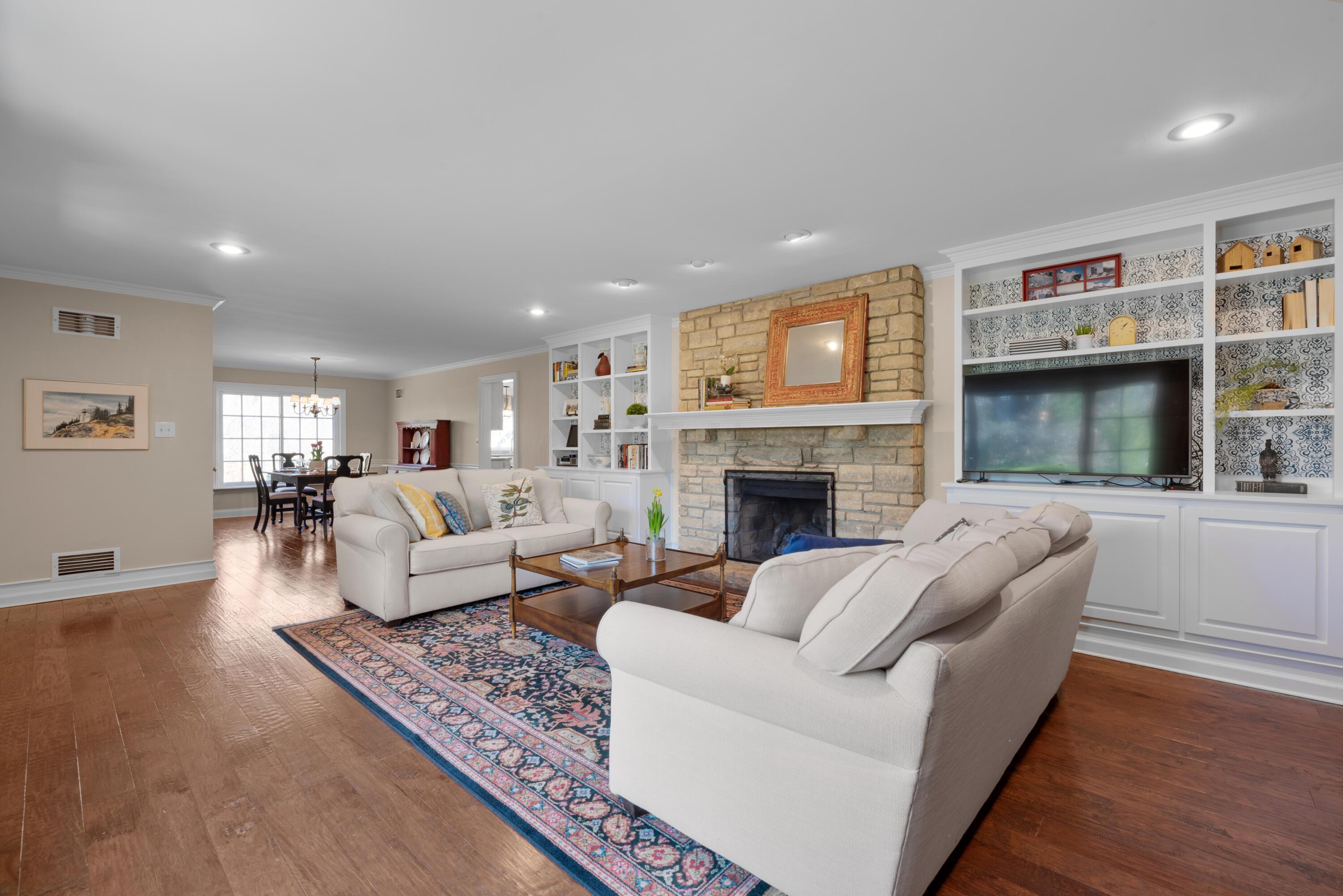 4248 Dublin Road Columbus, OH 43221 - Photo 2 of 54 2