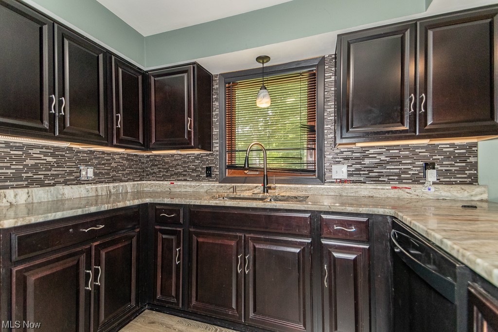 1055 Roland Road Lyndhurst, OH 44124 - Photo 9 of 25