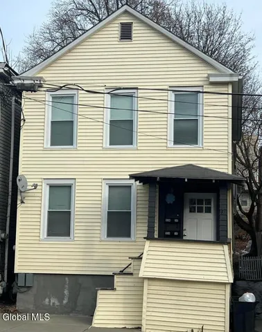 $1,500 | 934 Broadway, Rensselaer, NY 12144