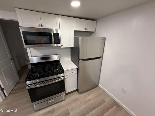 $1,500 | 934 Broadway, Rensselaer, NY 12144