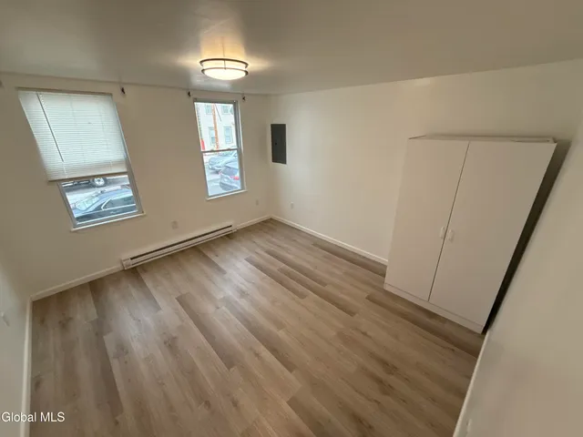 $1,500 | 934 Broadway, Rensselaer, NY 12144