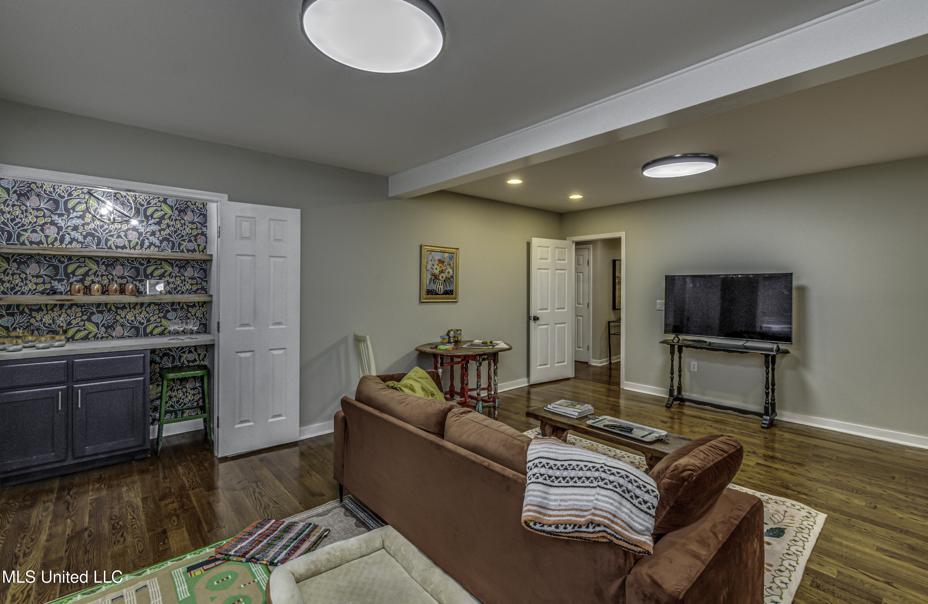 4407 Forest Park Drive Jackson, MS 39211 - Photo 13 of 60 4407 Forest Park Ave no color correction