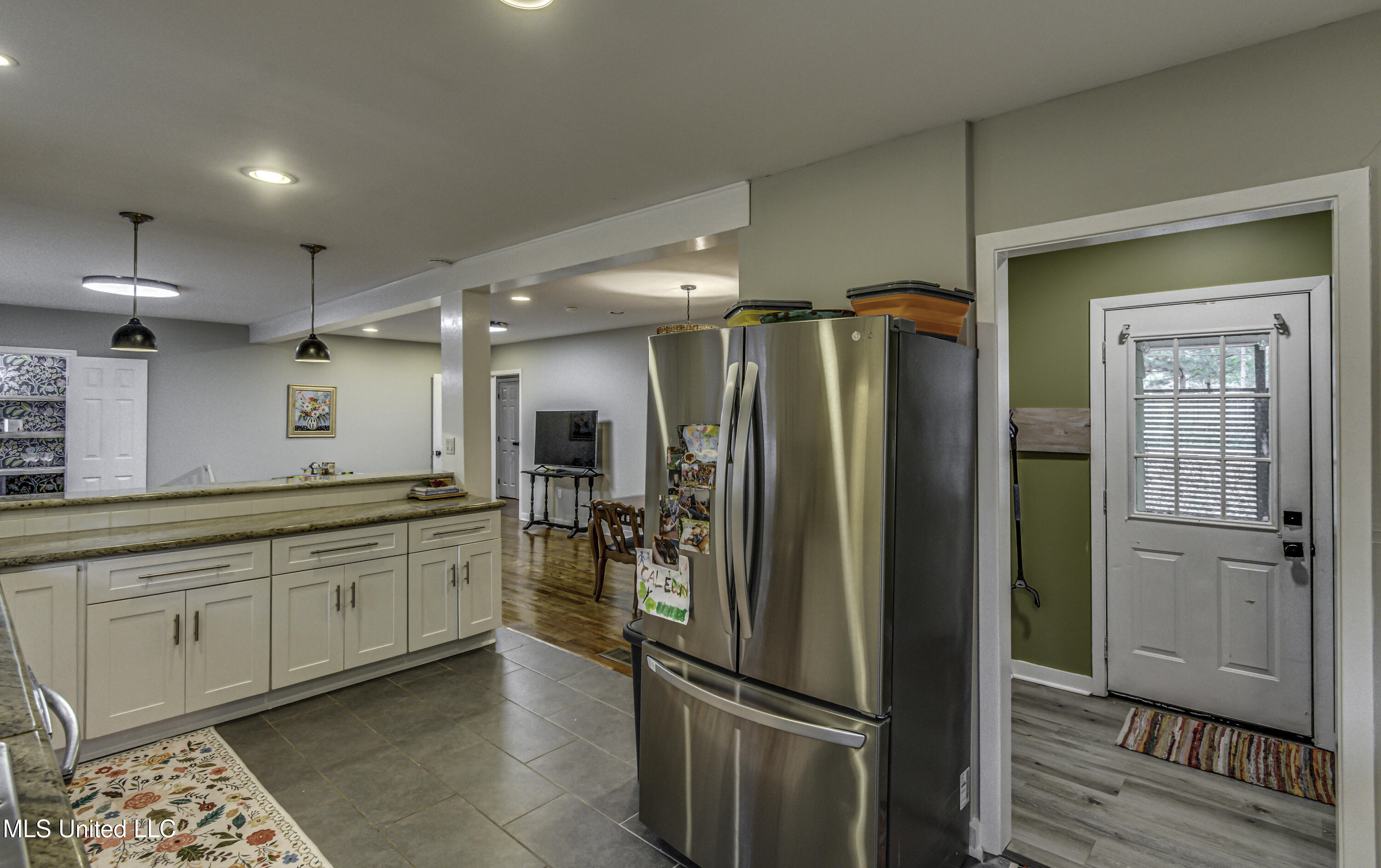 4407 Forest Park Drive Jackson, MS 39211 - Photo 24 of 60 4407 Forest Park Ave no color correction